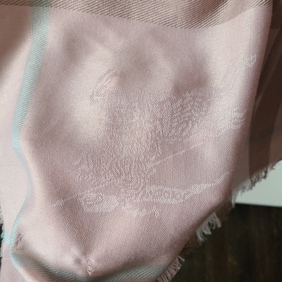 Burberry London wool silk giant wrap - Picture 7 of 14